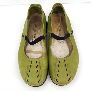 A'rcioedico 39  9 olive green black strap laced Mary Jane slip on leather shoes